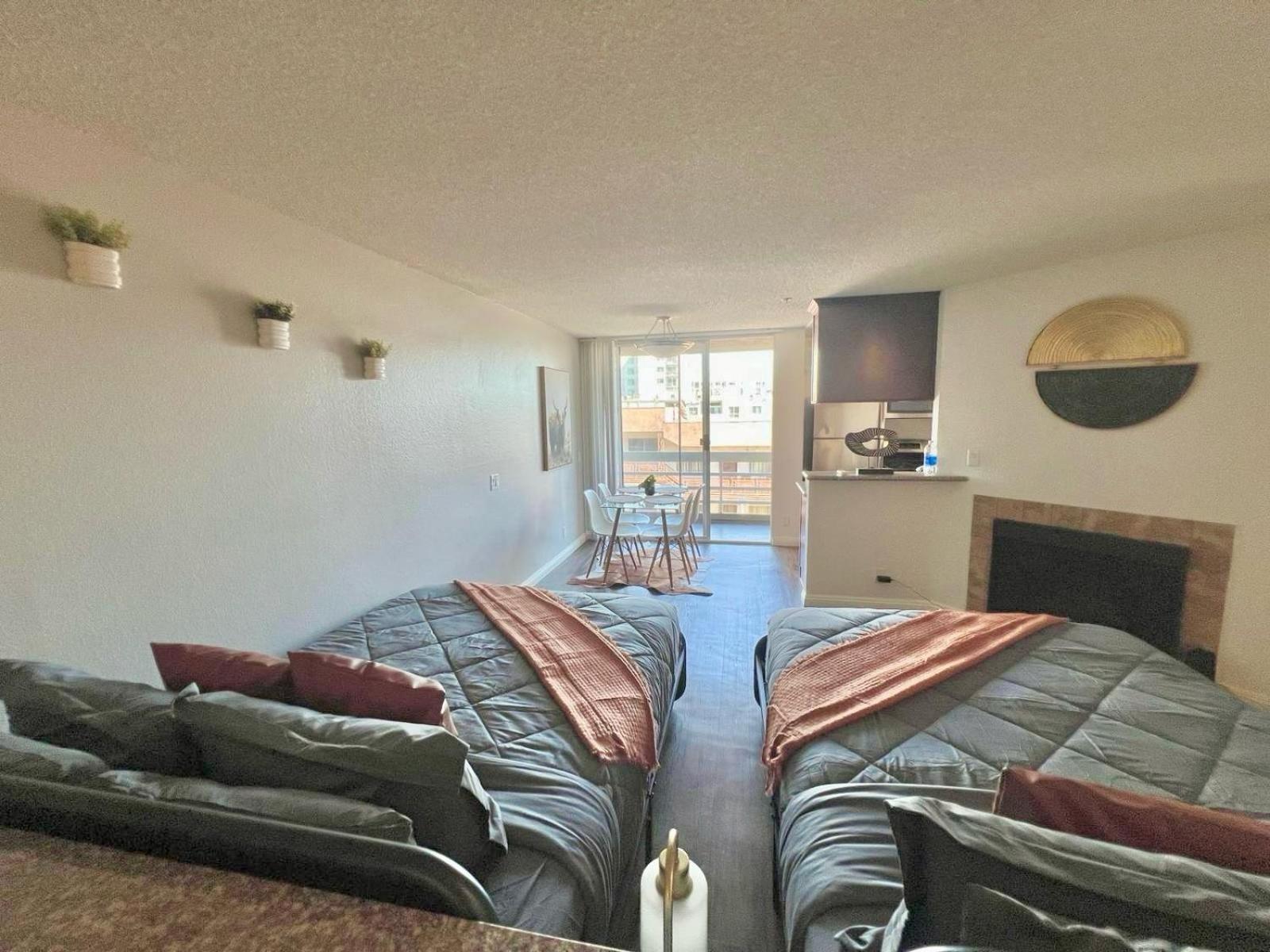 Amazing Universal Studios Loft Free Parking Los Angeles Exterior photo