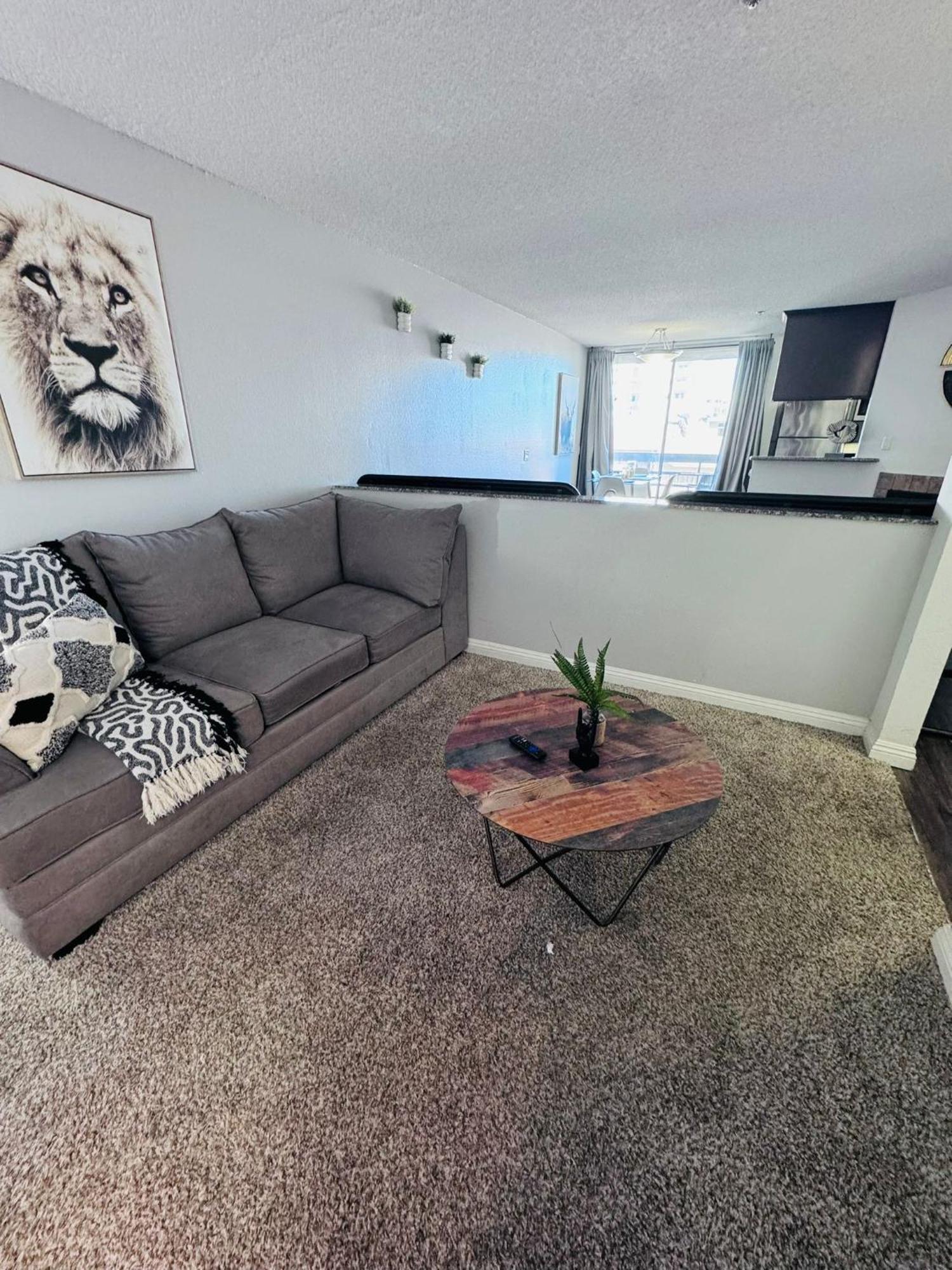 Amazing Universal Studios Loft Free Parking Los Angeles Exterior photo